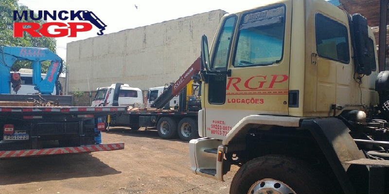 Caminhão Munck em Ribeirão Preto Agilidade, Segurança e Eficiência no Levantamento e Transporte de Cargas Pesadas. Caminhão Munck em Ribeirão, uma cidade de grande importância econômica e industrial no interior de São Paulo, a demanda por soluções eficientes para o transporte e levantamento de cargas pesadas tem crescido a passos largos.