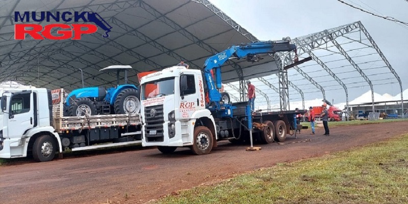 Caminhão Munck em Ribeirão Preto Agilidade, Segurança e Eficiência no Levantamento e Transporte de Cargas Pesadas. Caminhão Munck em Ribeirão, uma cidade de grande importância econômica e industrial no interior de São Paulo, a demanda por soluções eficientes para o transporte e levantamento de cargas pesadas tem crescido a passos largos.