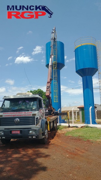 Caminhão Munck Ribeirão Preto Agilidade, Segurança e Eficiência no Levantamento e Transporte de Cargas Pesadas. Em Ribeirão Preto, uma cidade de grande importância econômica e industrial no interior de São Paulo, a demanda por soluções eficientes para o transporte e levantamento de cargas pesadas tem crescido a passos largos.